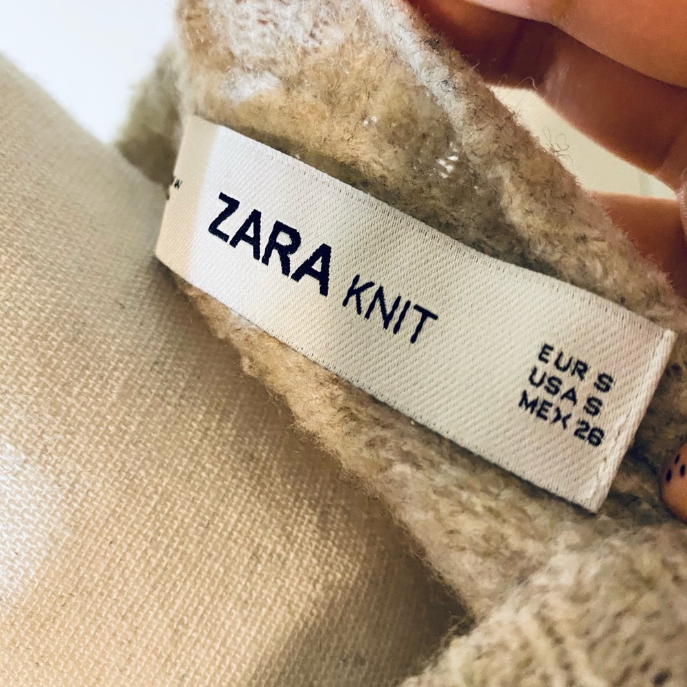 Zara Sweater - Picture 2 of 3